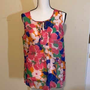 Talbots sleeveless top - light and airy size M , excellent condition